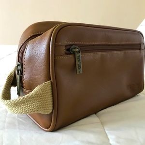 Kenneth Cole Stylish Pouch Bag Accessory